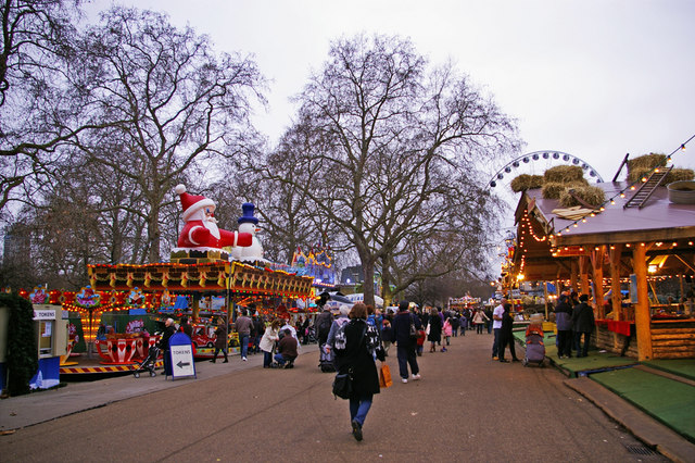 10 Great Places to Eat, Shop, and See in London! Hyde Park - Winter Wonderland #London #LondonHydePark #LondonTravel #LondonWinterWonderland #LondonFun