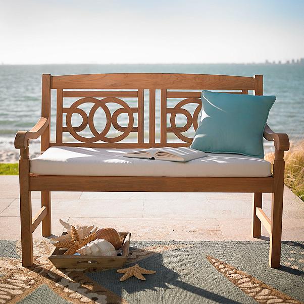 18 Glorious Benches to Accent Your Gardenscape #benches #gardenbench #gardenscape #beachbench