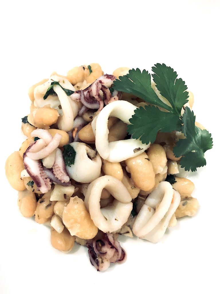 A Quick and Easy Spanish Seafood Dish Calamari and White Beans #spanishseafood #Spanishcalamari #calamariwhitebeans #Spanishquickeasy