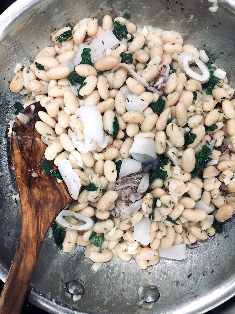 A Quick and Easy Spanish Seafood Dish Calamari and White Beans #spanishseafood #Spanishcalamari #calamariwhitebeans #Spanishquickeasy