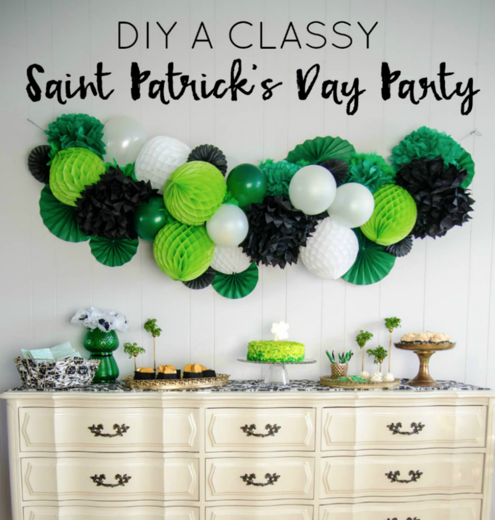 Party Giant Honeycomb Garland #DIY #DecorDIY #StPatsDay #StPatricksDecor