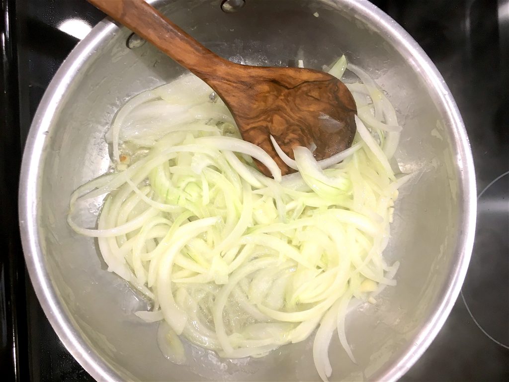 Quick and Easy Pepper and Onion Marinara Pasta Dish #recipes #vegetarian #quickmeals