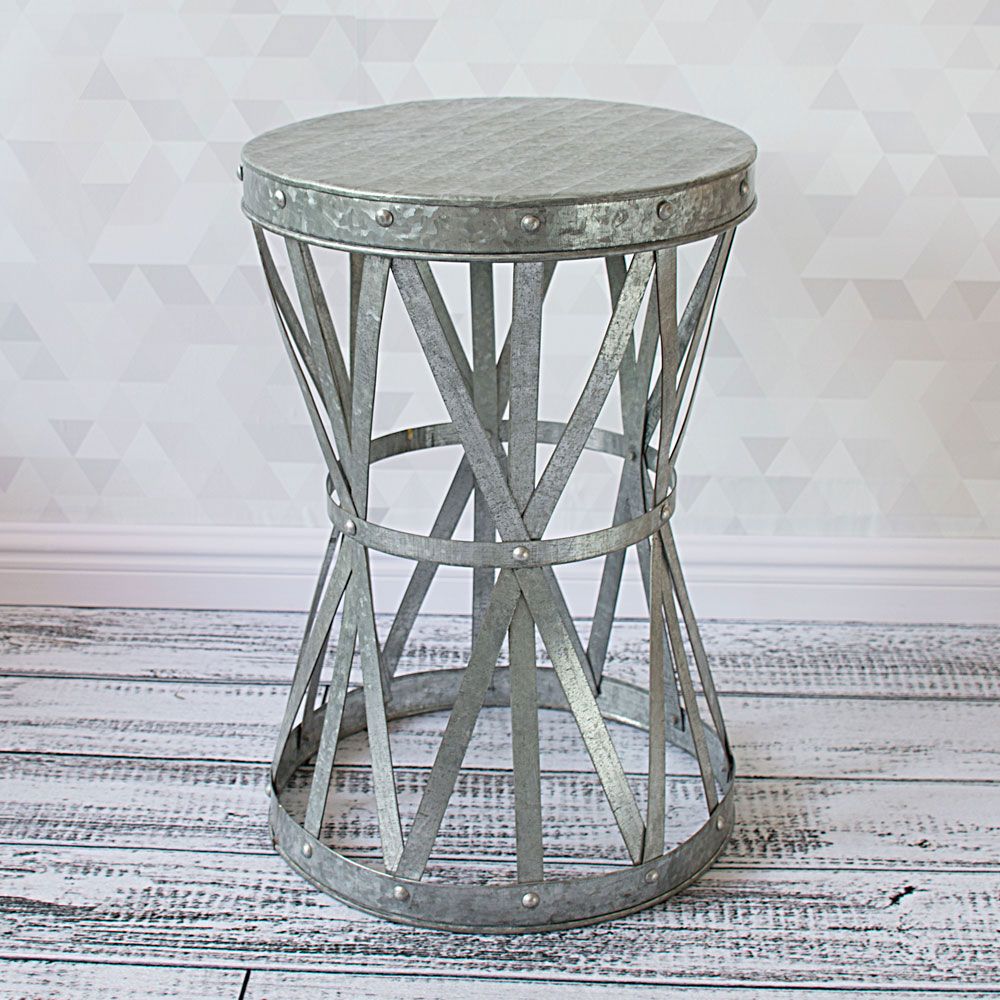 Gifts to Wow Mom this Mothers Day Galvanized Plant Stand #MothersDay #HappyMothersDay #GiftsForMom #MothersDayGifts #WhiteFlowerFarm