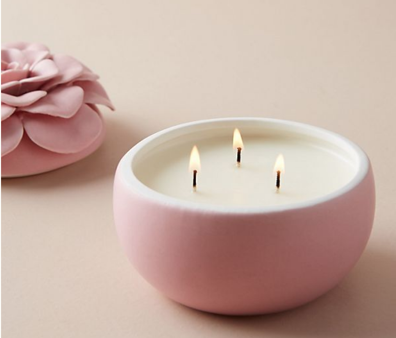 25 Pretty in Pink Gifts for Mom Pink Ceramic Flower Candle Gardenia #MothersDay #GiftsForMom #PinkGiftsForMom #MothersDayGifts #Anthropologie #PrettyPinkGifts 