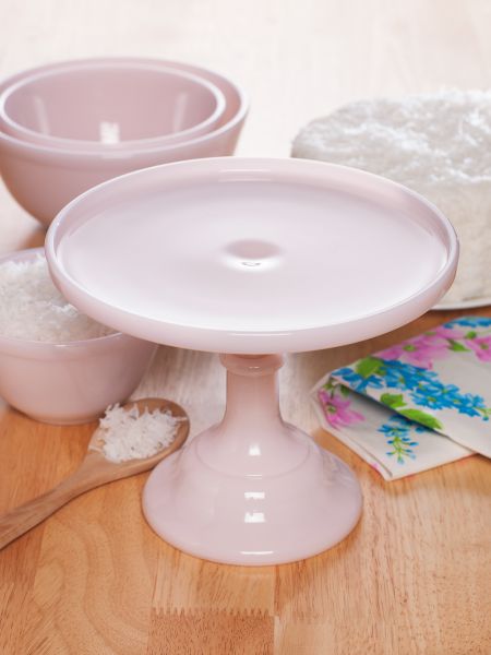 25 Pretty in Pink Gifts for Mom Mosser Pink Milk Glass Cake Stand #MosserMilkGlass #MothersDay #MothersDayGifts #GiftsForMom #PinkGiftsForMom 