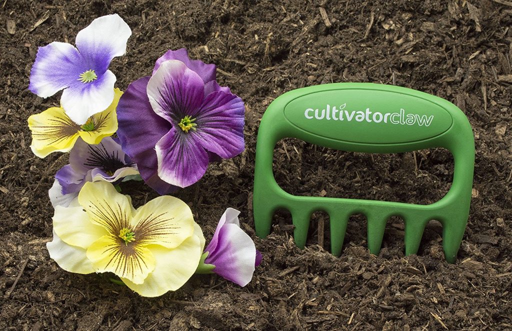15 Indispensable Gardening Tools Bearpaw Cultivator Claw #BearpawClaw #Gardening #GardenTools #Tools #ToolsforGardeners