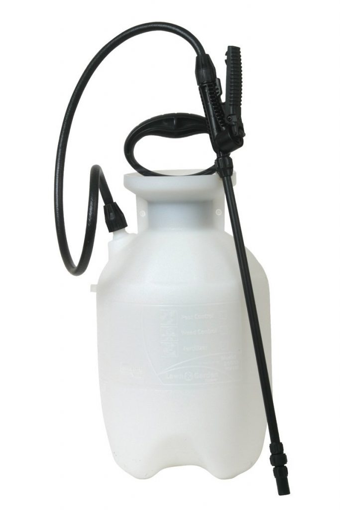 15 Indispensable Gardening Tools Chapin 20000 1 Gallon Poly Lawn Sprayer #Gardening #GardenTools #ToolsForGardeners #Tools #ChapinLawnSprayer