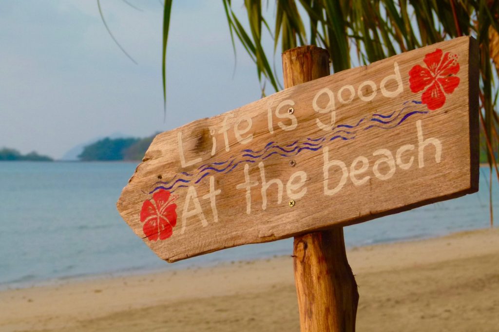 Summer Fun DIY Beach Directional Sign Ko Mak, Thailand photo By Katja Grasinger #DIY #SummerFun #SummerActivities #DIYBeach #DirectionalSigns #BeachSigns #Beaches #AttheBeach #Frugal #FrugalLiving #FrugalLife #BeachLiving #BeachLife