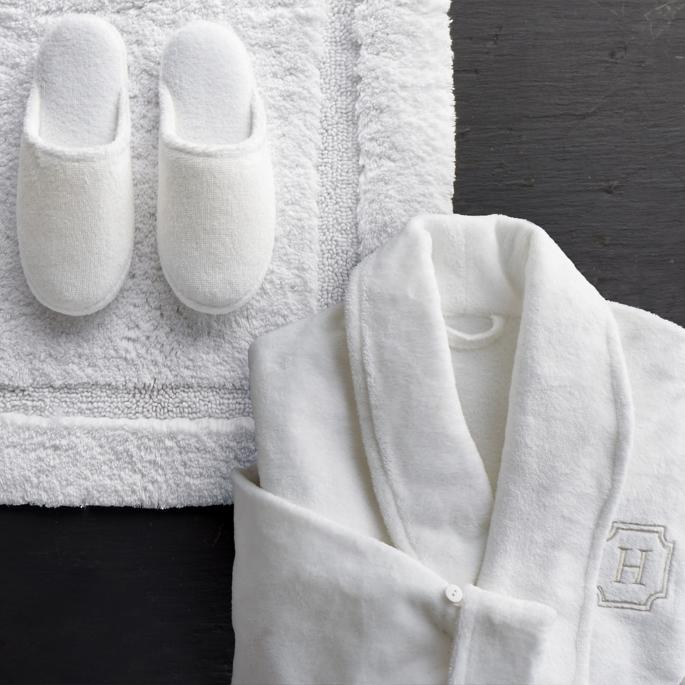 Create a Spa at Home with these 18 Bath Accessories - Resort Plush Robe and Slipper Set #spa #bathroom #homespa #pamperyourself #spaaccessories #metime #bathaccessories