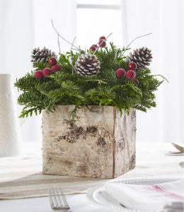 28 Christmas Centerpieces to Welcome House Guests Birch Box Centerpiece #Gifts #BirchBoxCenterpiece #Centerpiece #ChristmasCenterpiece #Christmas #Decor #ChristmasEvergreens