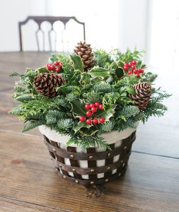 28 Christmas Centerpieces to Welcome House Guests Bounty Of Boughs Centerpiece #Gifts #Centerpiece #ChristmasCenterpiece #Christmas #Decor #ChristmasEvergreens