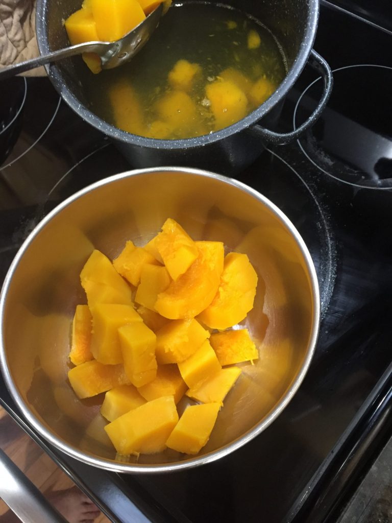 Easy Butternut Squash Recipe Cooked Butternut Squash #ButternutSquash #DIY #BakeButternutSquash #QuickAndEasy #HealthyEating #EasyRecipe