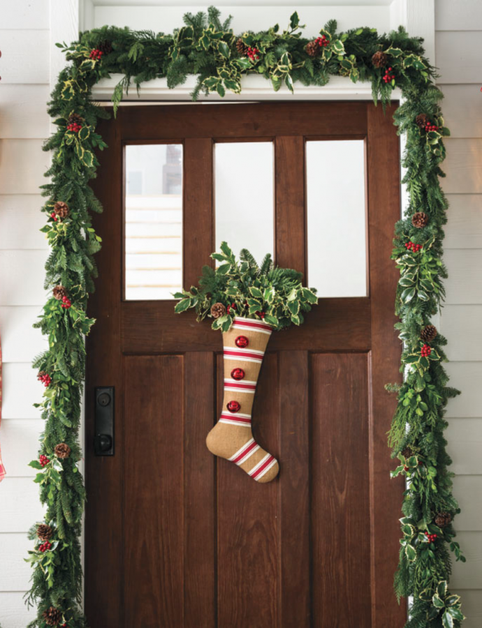 9 Christmas Front Door Decorations to Greet Your Holiday Guests