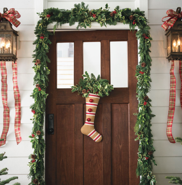 9 Christmas Front Door Decorations to Greet Your Holiday Guests