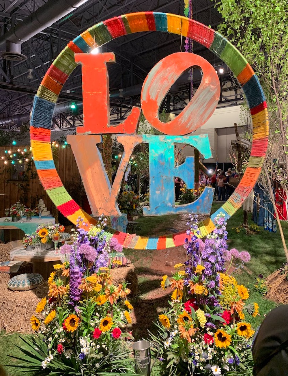 8 Exhibits to See at the Flower Show in Philadelphia Circle Of Love #PHS #FlowerShow #TheFlowerShow #PhiladelphiaFlowerShow #Spring #SpringFlowers #Philadelphia #FlowerPower