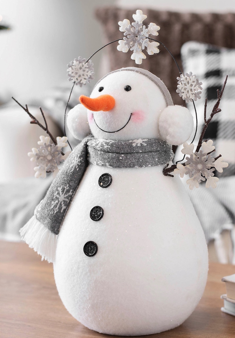 Christmas Decorations Snowman with Snowflakes Statue #Decor #Christmas #ChristmasDecor #HomeDecor #ChristmasHomeDecor #HolidayDecor