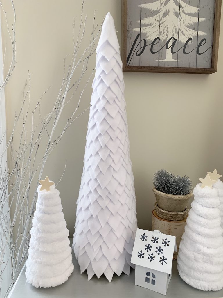 How to Make a Pointed Leaf Christmas Tree From Felt