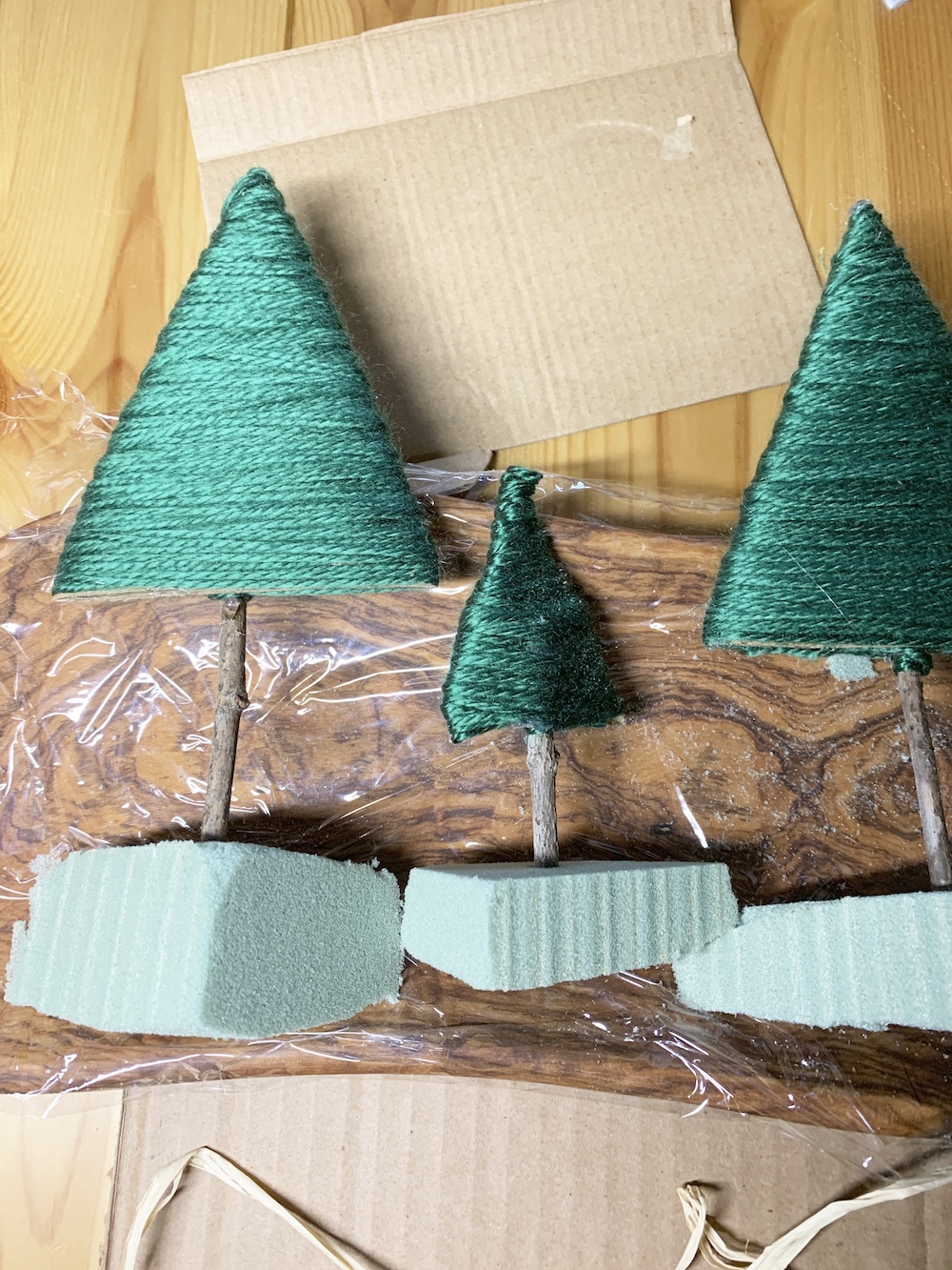 DIY Decor Trees on Florist Dry Foam #DIY #DIYChristmasCenterpiece #ChristmasDecor #ChristmasTableTop #DIYChristmasProject #RusticDecor #ChristmasCenterpiece