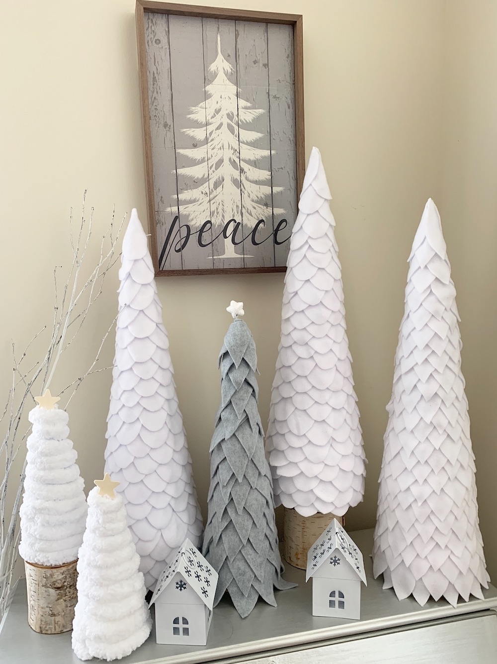 How to Make a Round Leaf Christmas Tree From Felt