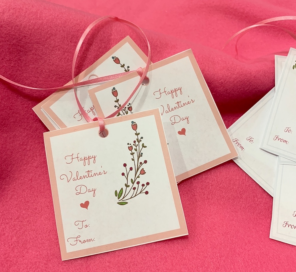 DIY Gift Giving Valentine's Day Gift Tags #ValentinesDay #ValentineGifts #DIY #GiftTags