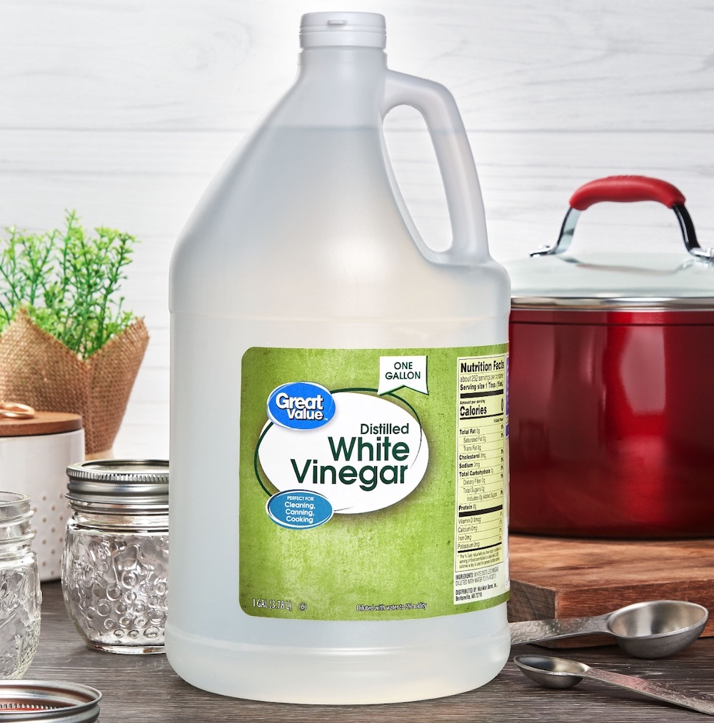 Cleaning Uses for Vinegar Distilled White Vinegar #CleanHome #Cleaning #HouseCleaning #HouseKeeping #Vinegar #CleaningwithVinegar #SaveMoney #SaveTime #BudgetFriendly #NonToxic