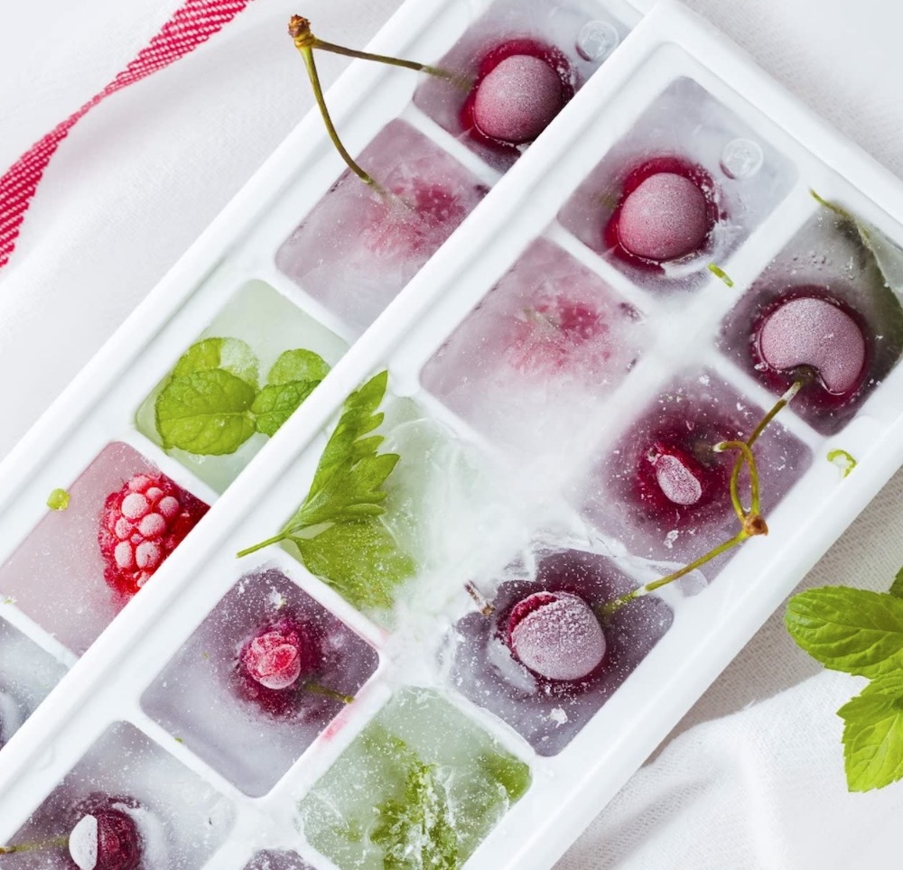 Cleaning Uses for Vinegar Ice Tray #CleanHome #Cleaning #HouseCleaning #HouseKeeping #Vinegar #CleaningwithVinegar #SaveMoney #SaveTime #BudgetFriendly #NonToxic 