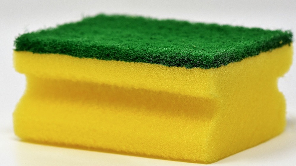 DIY Cleaner Sponge #CleanHome #HomemadeCleaners #HouseCleaning #HouseKeeping #DIYCleaning #CleanwithVinegar #SaveMoney #SaveTime #BudgetFriendly #NonToxic 