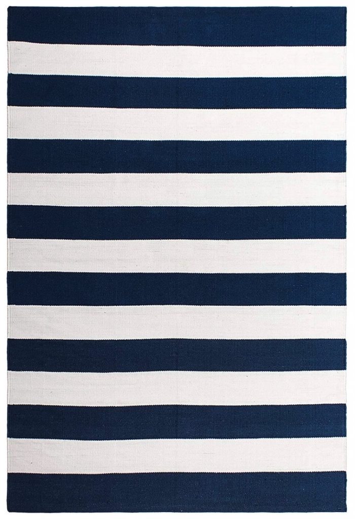 DIY Patio Refresh Indoor Outdoor Floor Rug in Nantucket Blue and White #DIY #Patio #DIYPatio #DIYPatioRefresh #Decor #PatioDecor #OutdoorDecor 