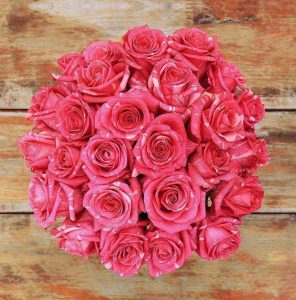 Roseacholics - Forever Rose Bouquet #flowers #flowerdelivery #bouquets #OnlineFlowers #FlowersOnline #MothersDay #FlowersForMom #GiveMomFlowers