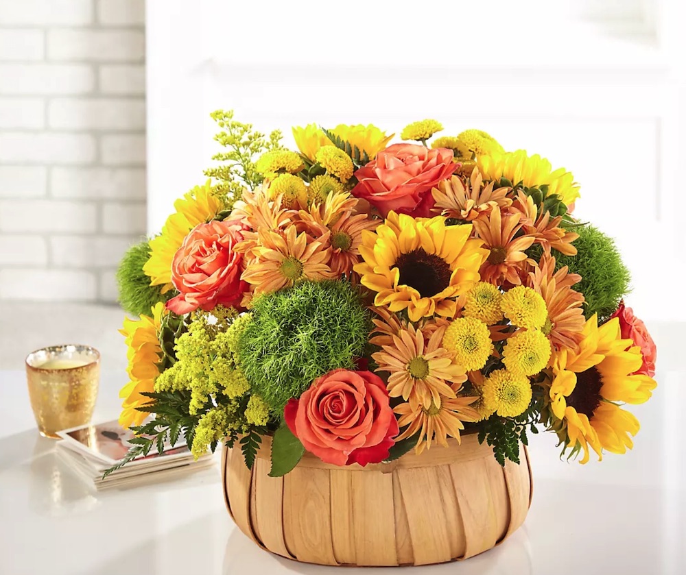 Best Online Thanksgiving Flowers Harvest Sunflower Basket by FTD #FreshFlowers #flowerdelivery #bouquets #OnlineFlowers #FlowersOnline #AutumnFlowers #FallFlowers #ThanksgivingFlowers