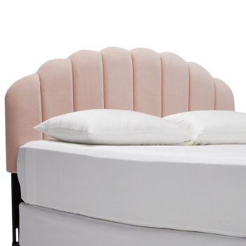 Upgrade Your Bedroom Velvet Tufted Scallop Headboard #Headboards #UpholsteredHeadboards #GuestRoom #Bedroom #BedroomRefresh #BedroomUpgrade