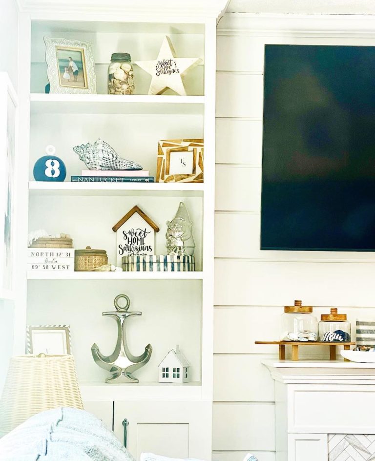21 Inspiring Coastal Bookshelf Decor Ideas