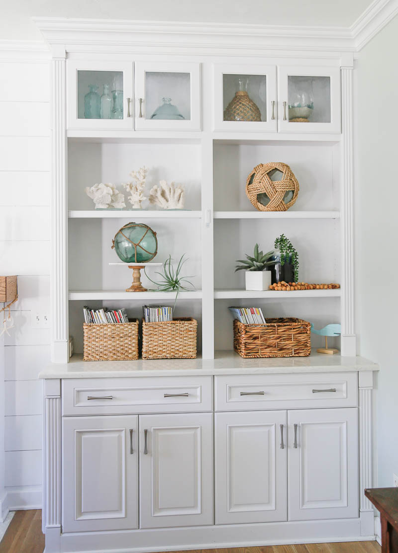 21 Inspiring Coastal Bookshelf Decor Ideas