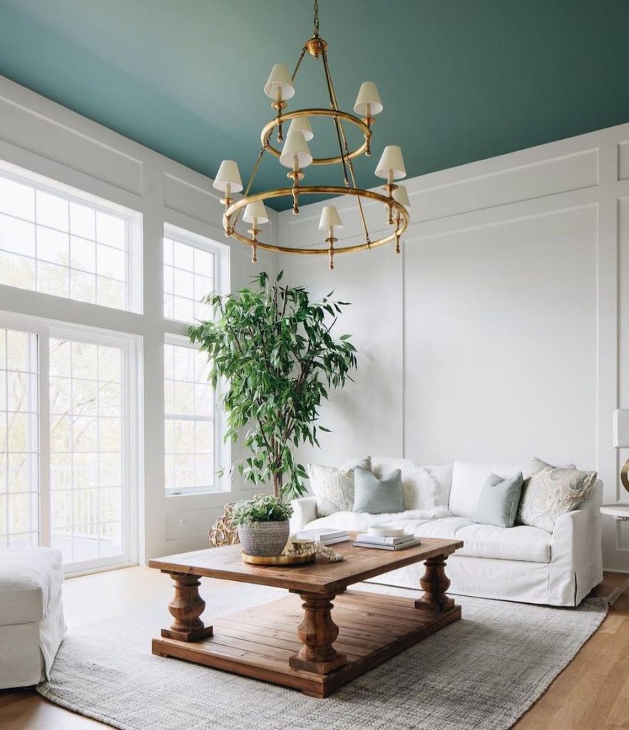 Most Inspiring Coastal Living Rooms Coastal Colored Ceiling #Coastal #CoastalDecor #LivingRoom #CoastalLivingRoom #BeachHouse #BeachHome #LakeHouse #CoastalDecor #SeasideDecor #IslandDecor #TropicalIslandDecor 