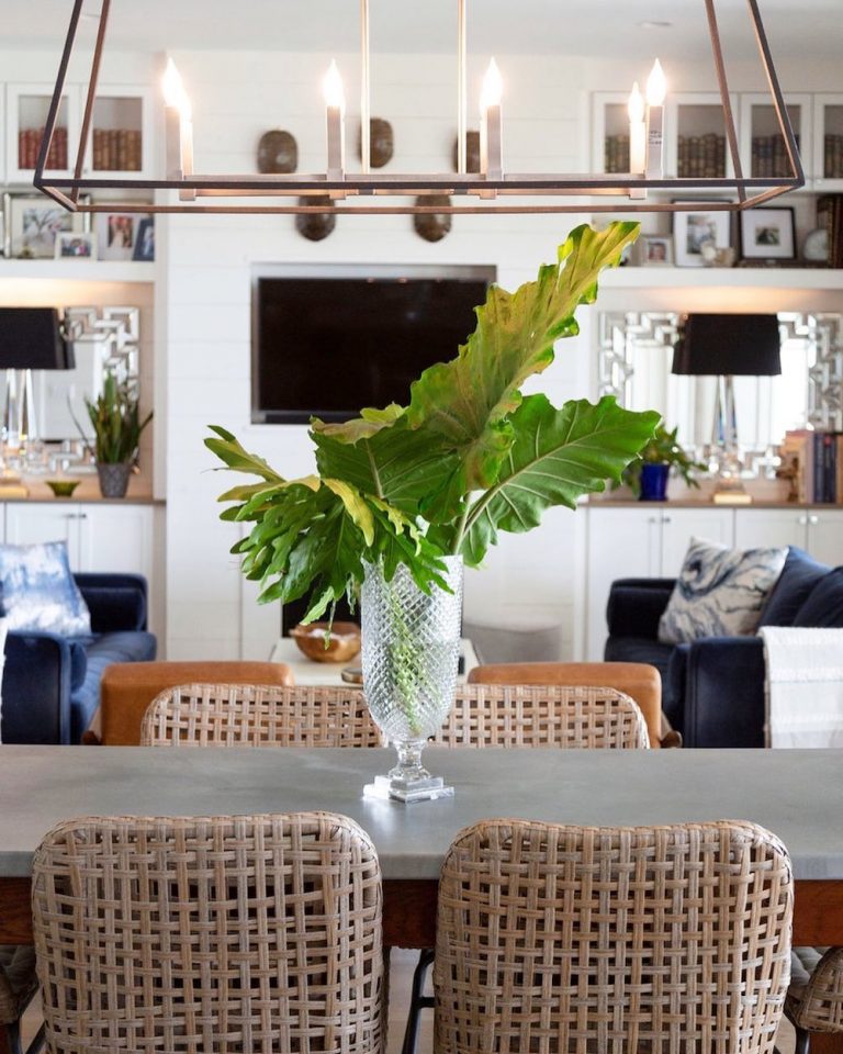 13 Coastal Dining Sets for the Summer Home