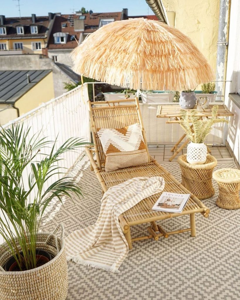 Balcony Decor Ideas Relive the Tropics Everyday #Balcony #BalconyDecor #BalconyDecorIdeas #CoastalBalcony #HomeDecor #AtHomeontheBalcony #HomeDecorTips #BalconyHome 