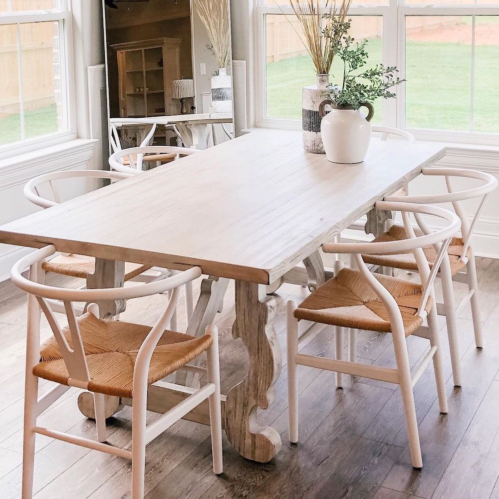 Wishbone Chair Styling Ideas Inspo 10 #Chairs #WishboneChairs #DiningRoom #CoastalDecor #BeachHouse 