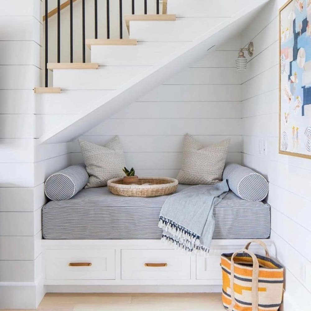 Coastal Daybed decor Inspiration Inspo 11 #Daybeds #CoastalDecor #HomeDecor #BeachHouse #Inspiration