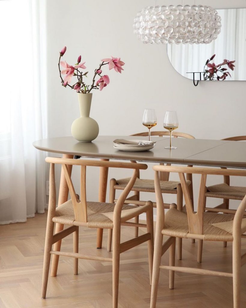 Inspo 12 #Chairs #WishboneChairs #DiningRoom #CoastalDecor #BeachHouse 