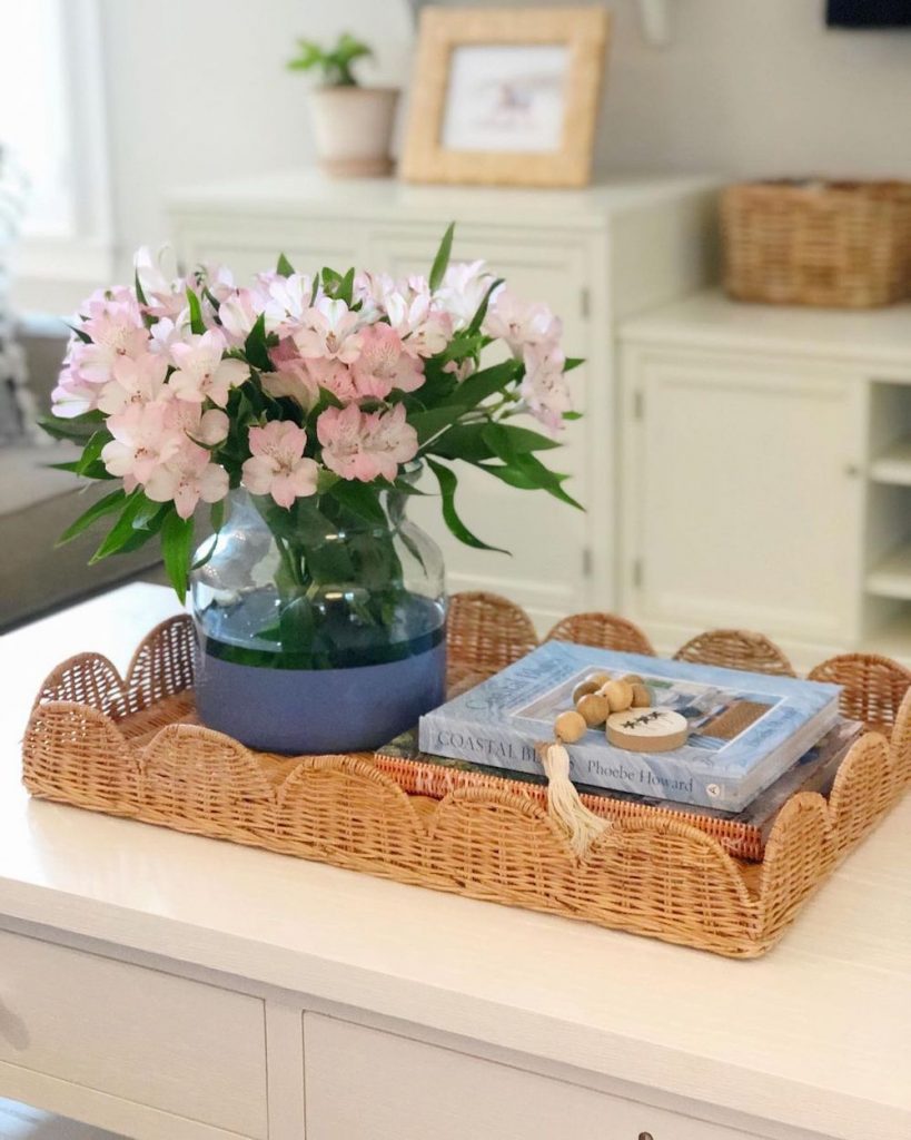 Coastal Tray Styling Ideas Inspo 18 #Vignette #CoastalVignette #Coastal #TrayStyling #TrayStylingTips #CoastalDecor #HomeDecor #LivingRoomDecor