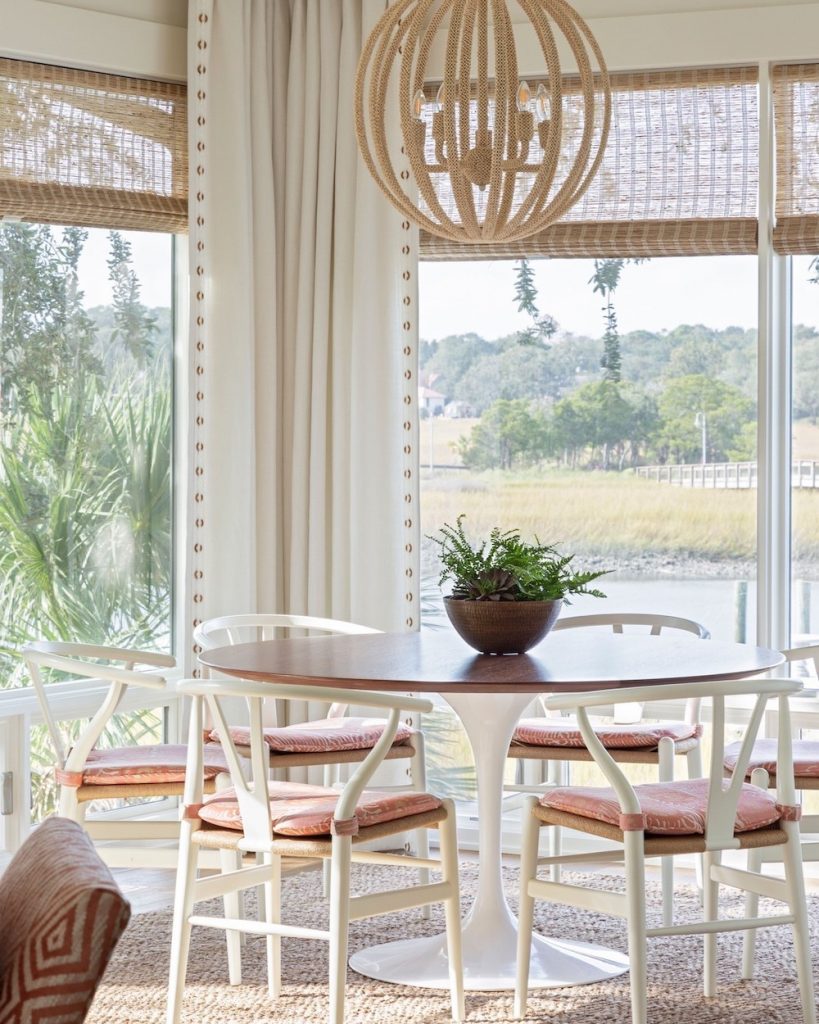 Wishbone Chair Styling Ideas Inspo 8 #Chairs #WishboneChairs #DiningRoom #CoastalDecor #BeachHouse 