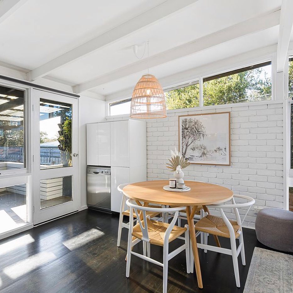 Inspo 9 #Chairs #WishboneChairs #DiningRoom #CoastalDecor #BeachHouse 