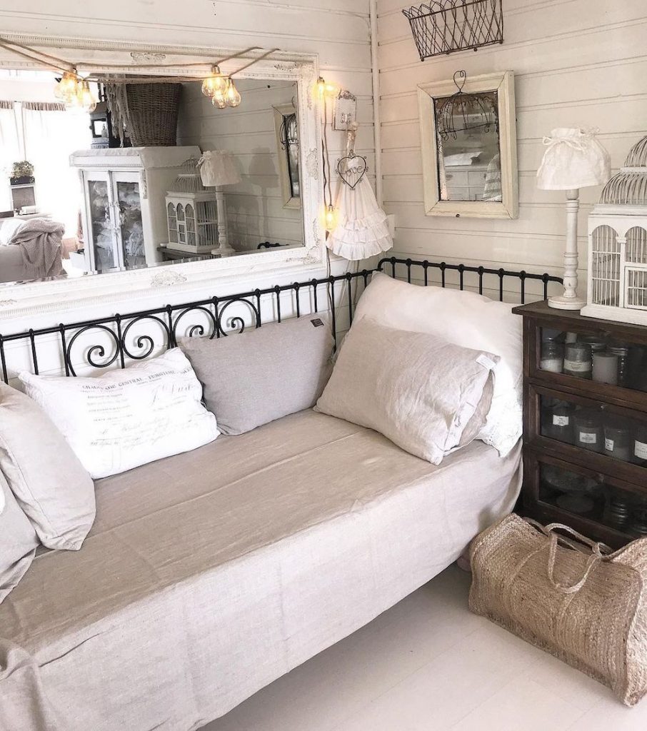 Inspo 9 #Daybeds #CoastalDecor #HomeDecor #BeachHouse #Inspiration