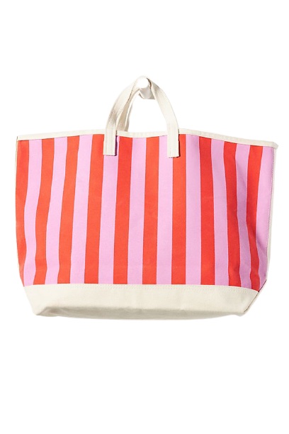 Best Beach Bag Kule Striped Tote Bag #bythesea #beachlife #beachvibes #summer #coastalstyle #coastaldecor #coastalliving #beachgear #FamilyFun