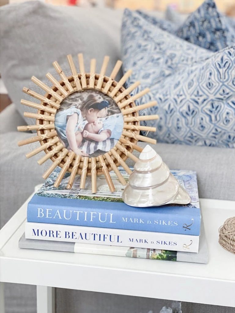 Sunburst Round Photo Frame #Vignette #CoastalVignette #Coastal #TrayStyling #TrayStylingTips #CoastalDecor #HomeDecor #LivingRoomDecor