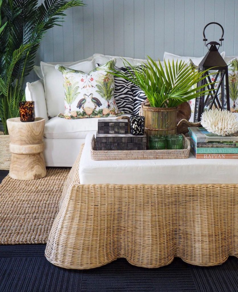 Inspo 10 #Vignette #CoastalVignette #Coastal #TrayStyling #TrayStylingTips #CoastalDecor #HomeDecor #LivingRoomDecor