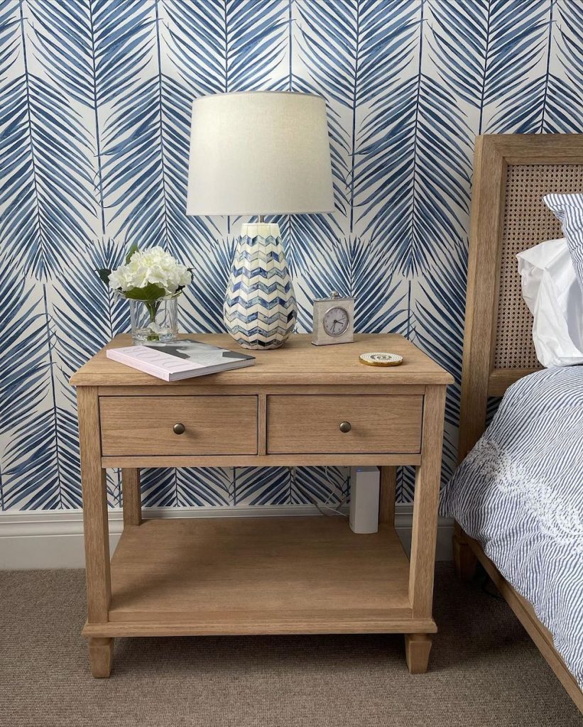 25 Most Inspiring Coastal Wallpaper Styling Ideas for the Summer Home