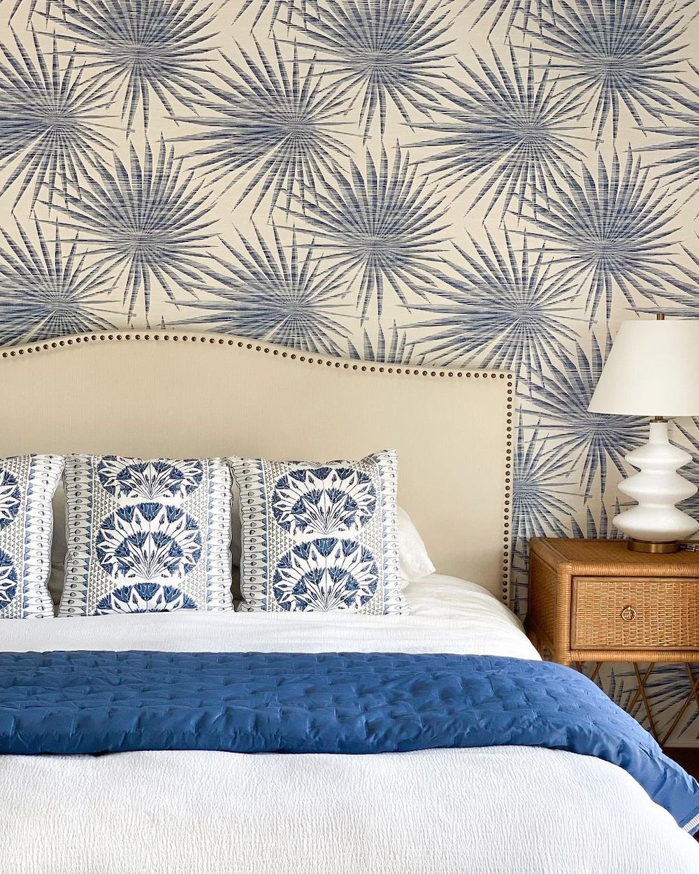 25 Most Inspiring Coastal Wallpaper Styling Ideas for the Summer Home