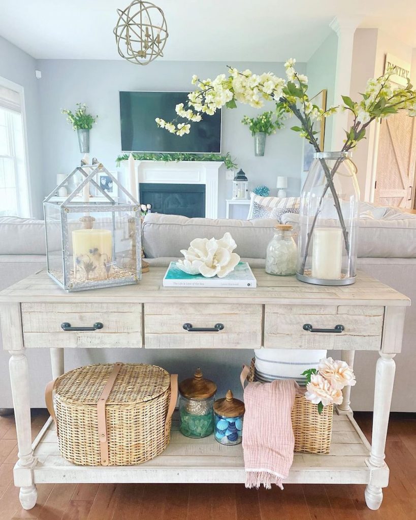 Coastal Home Decor Books Inspo 4 #HomeDecorBooks #CoffeeTableBooks #Coastal #CoastalDecor #CoffeeTableStyling #HomeDecor 