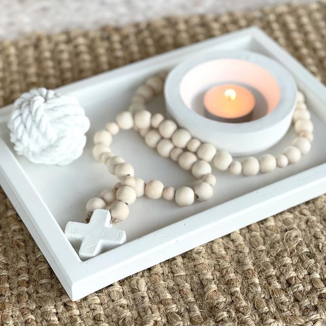 Coastal Tray Styling Ideas Inspo 5 #Vignette #CoastalVignette #Coastal #TrayStyling #TrayStylingTips #CoastalDecor #HomeDecor #LivingRoomDecor